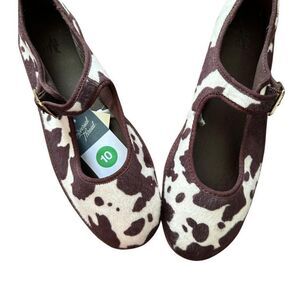 NWT Universal Thread Women’s Brown and White Cow Print Flats size 10